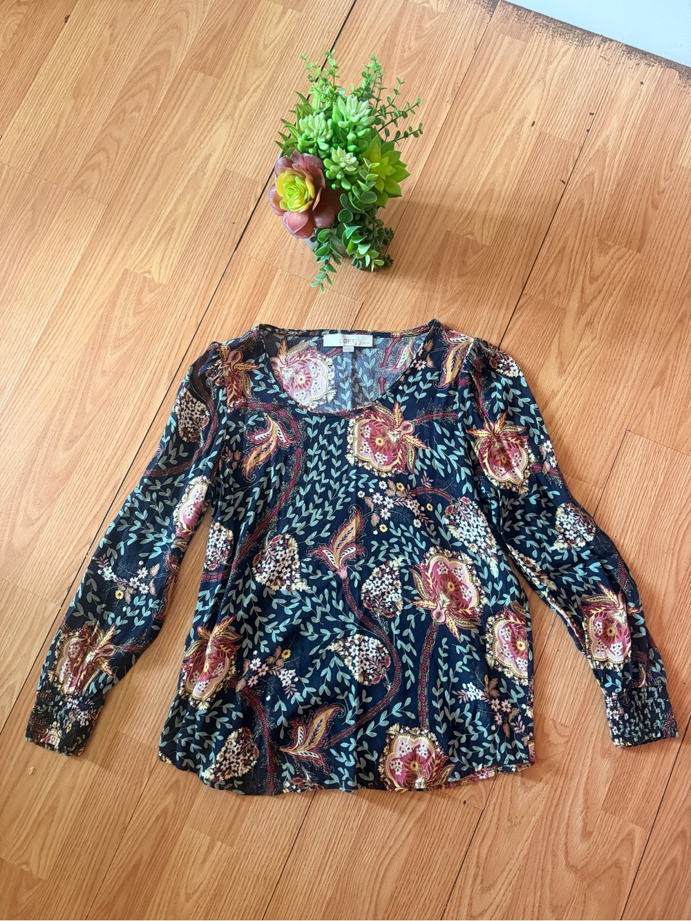 Loft Women's Floral Long Sleeve Scoop Neck Blouse 100% Rayon, Size SP